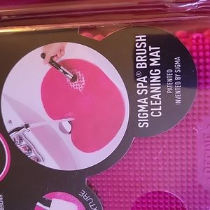 Sigma spa brush cleaning mat